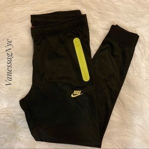 Nike Joggers Black With Yellow Trim Sz Med…